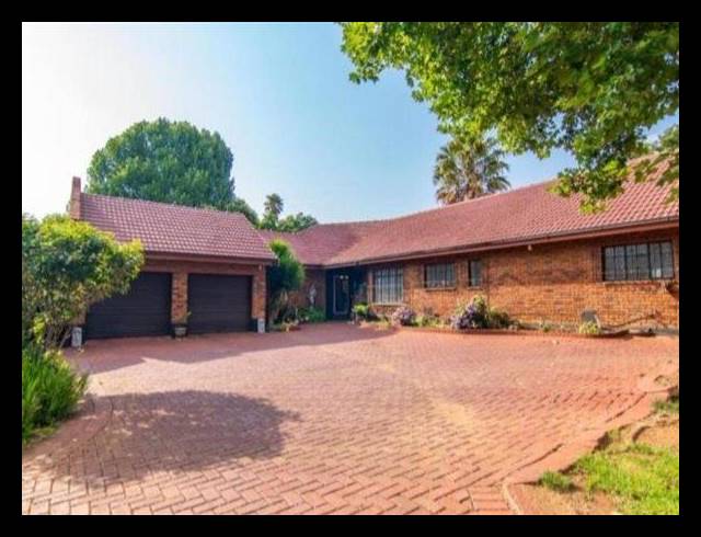 5 BEDROOM HOUSE FOR SALE IN BOKSBURG WEST